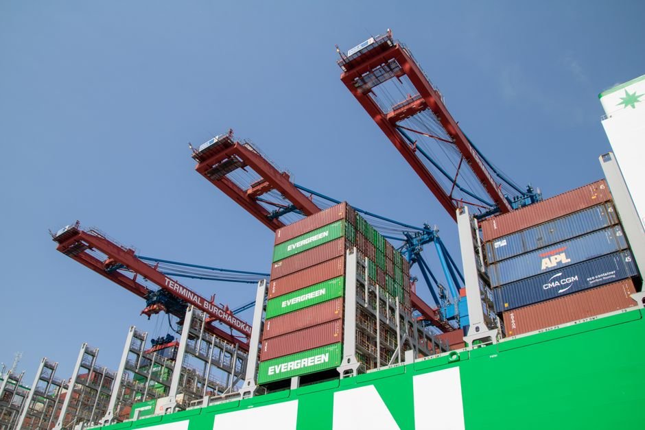Unternehmen prüft deutsche Exportdaten und Marktliquidität
