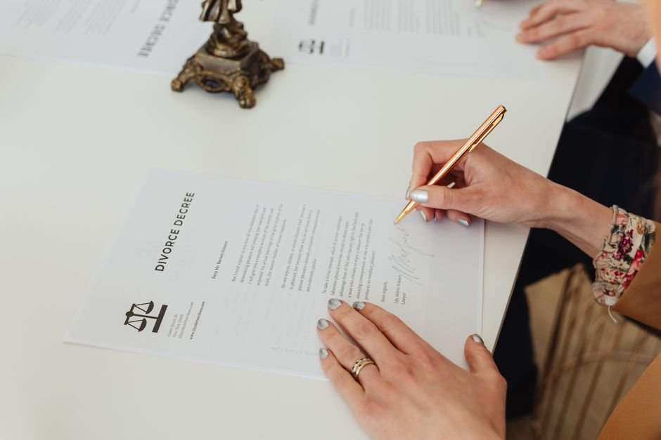 Beurkundung einer Anteilsabtretung und Eintragung in die Gesellschafterliste